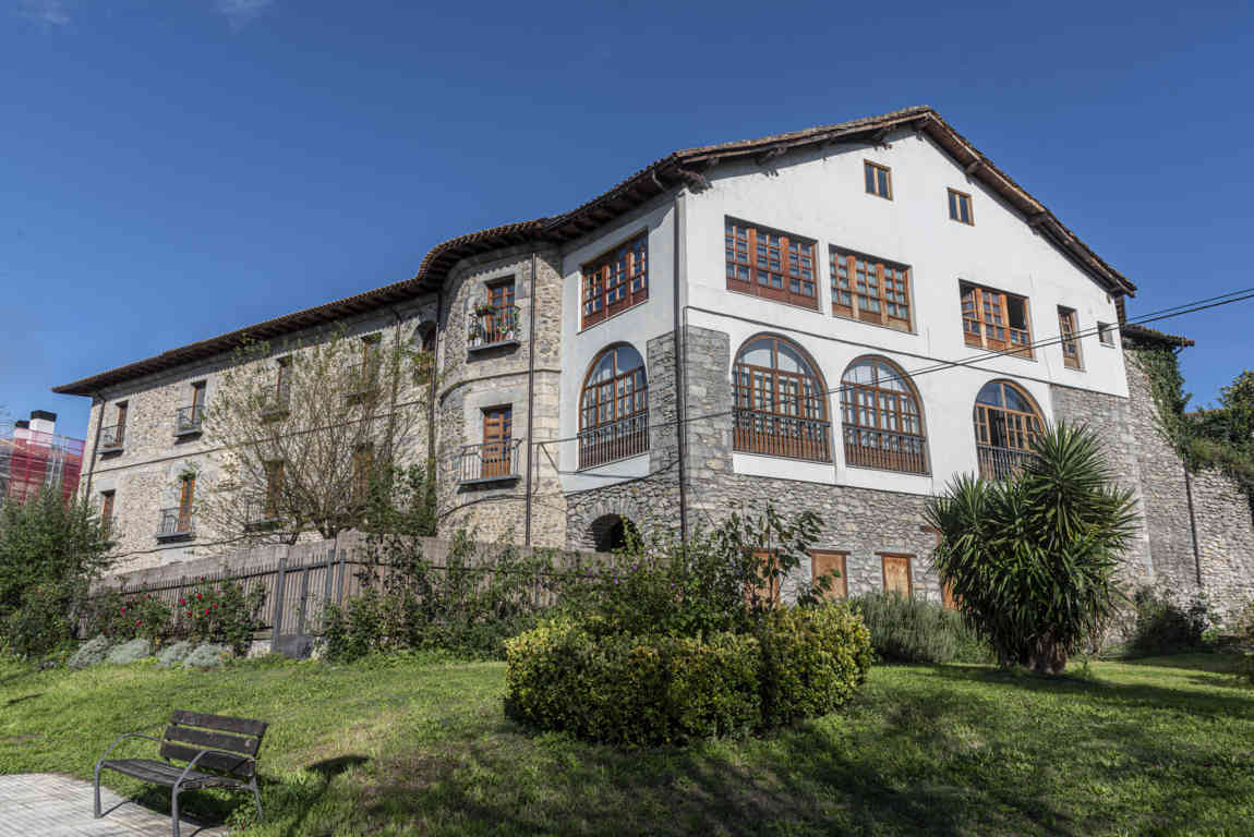 Vizcaya - Orduña 11 - palacio de Velasco.jpg